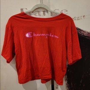 Lightweight crop tee that's super comfortable and cute!